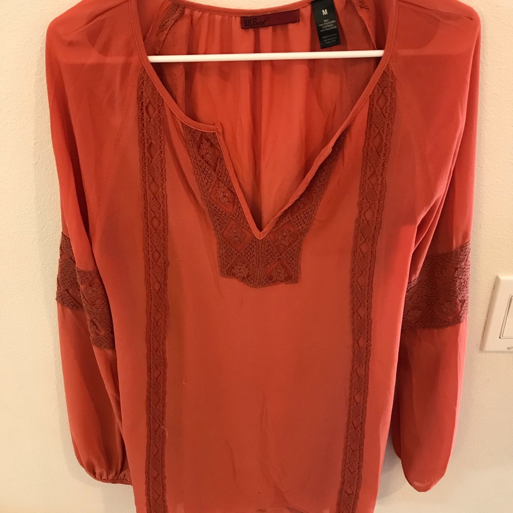 💰BKE Red chiffon top